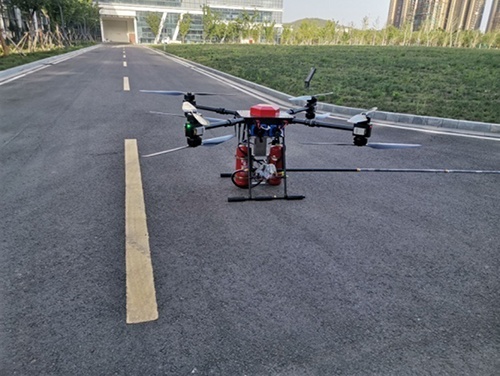 可以空中破玻璃，噴干粉的消防無人機，助力高層建筑救援
